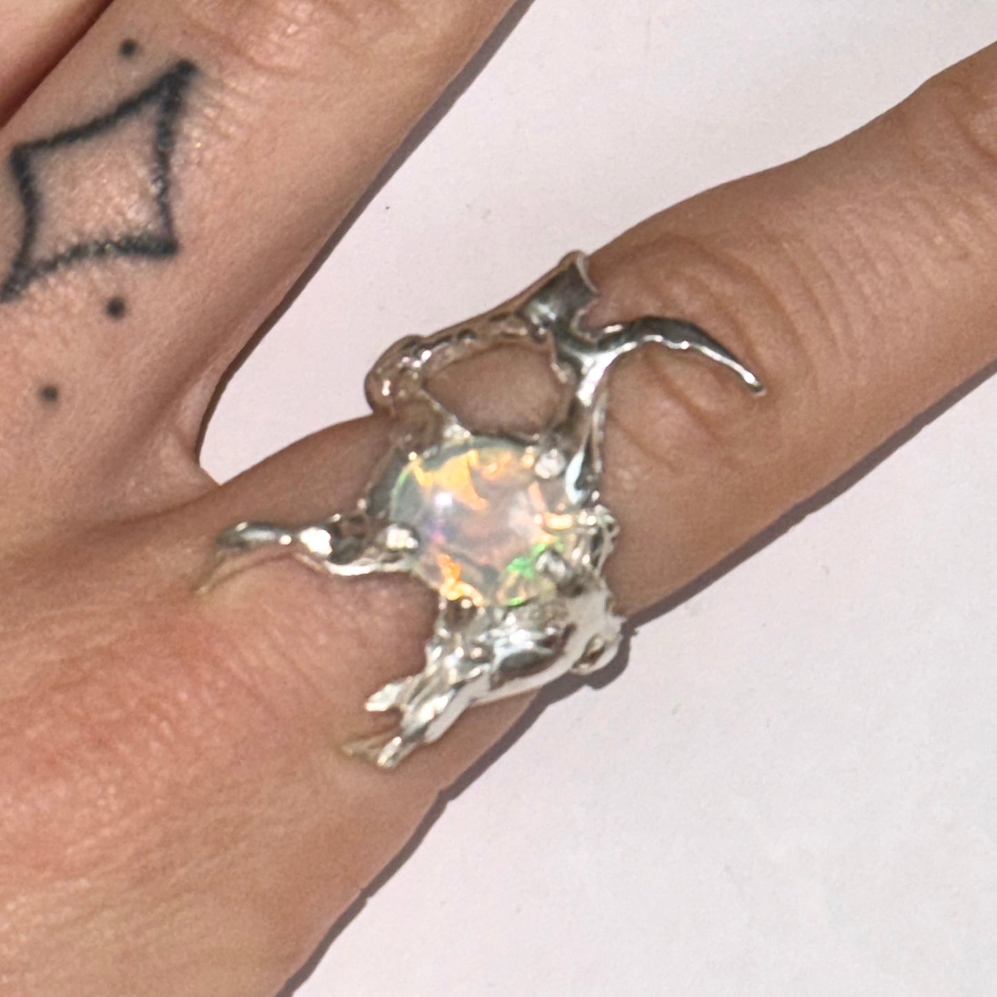 Bowine Ring