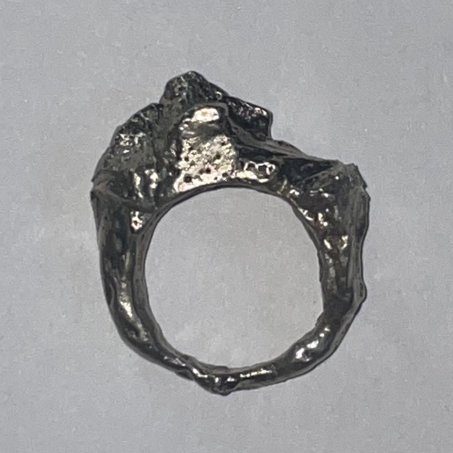 Neuf Ring