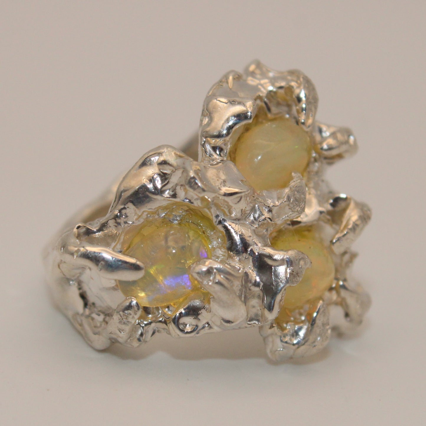 Desyot Ring