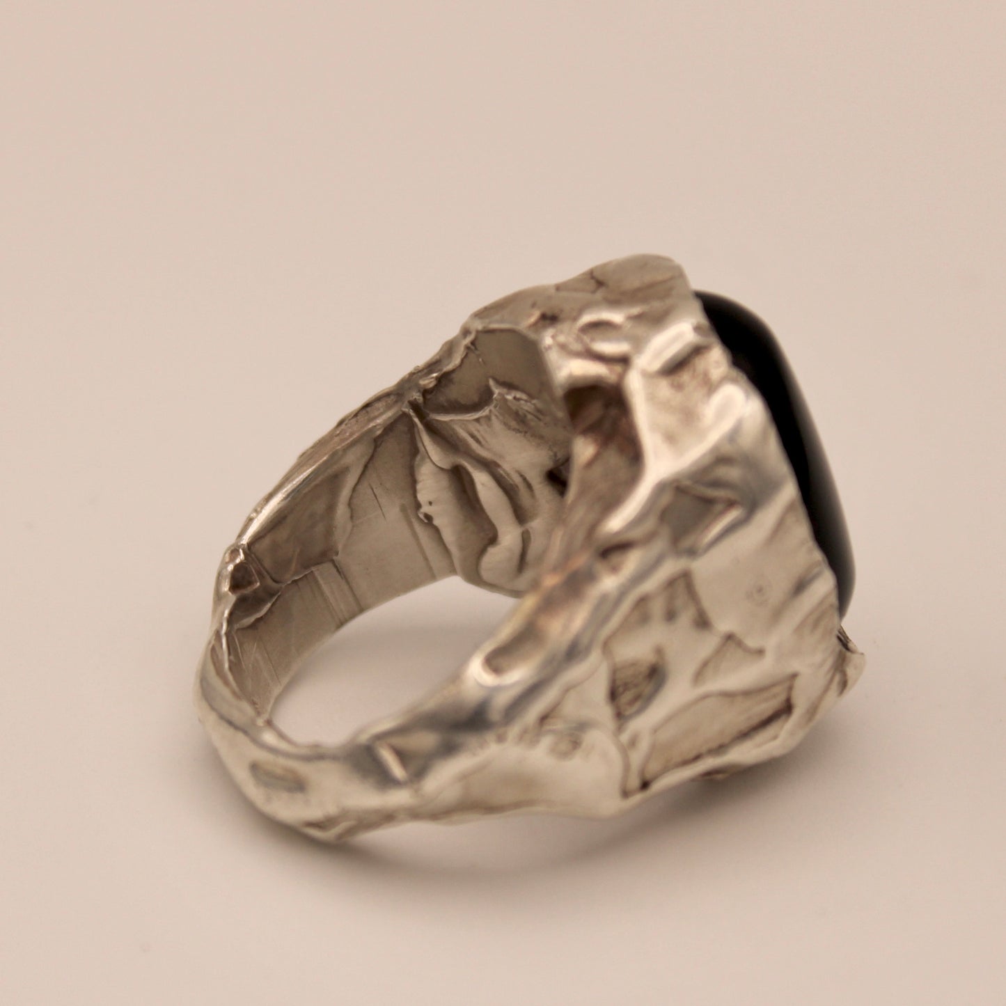 Gyjo Ring
