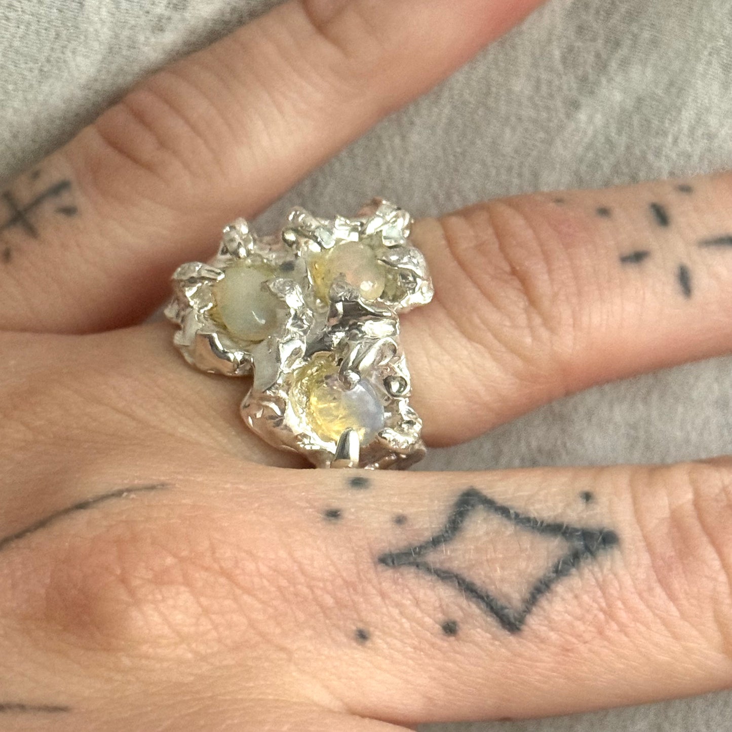 Desyot Ring