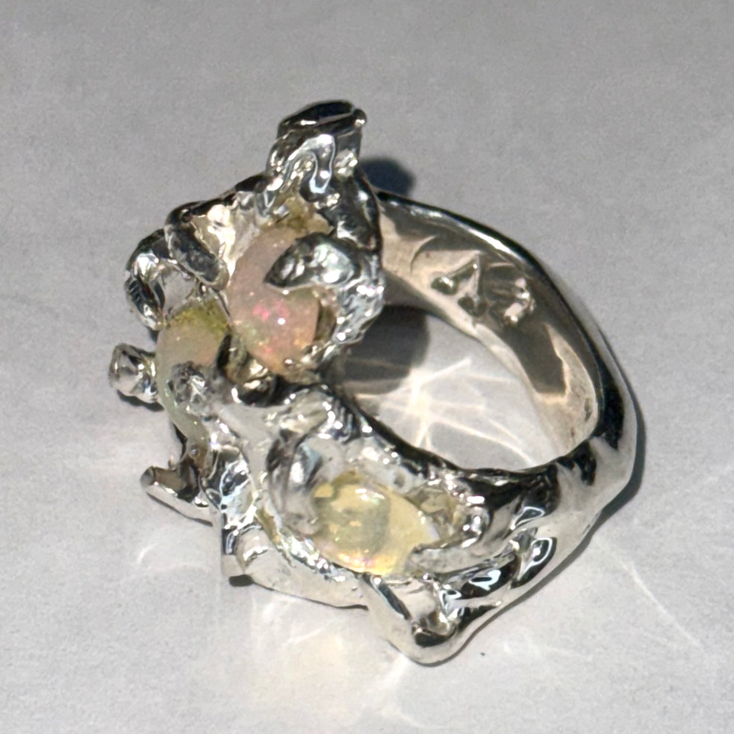 Desyot Ring