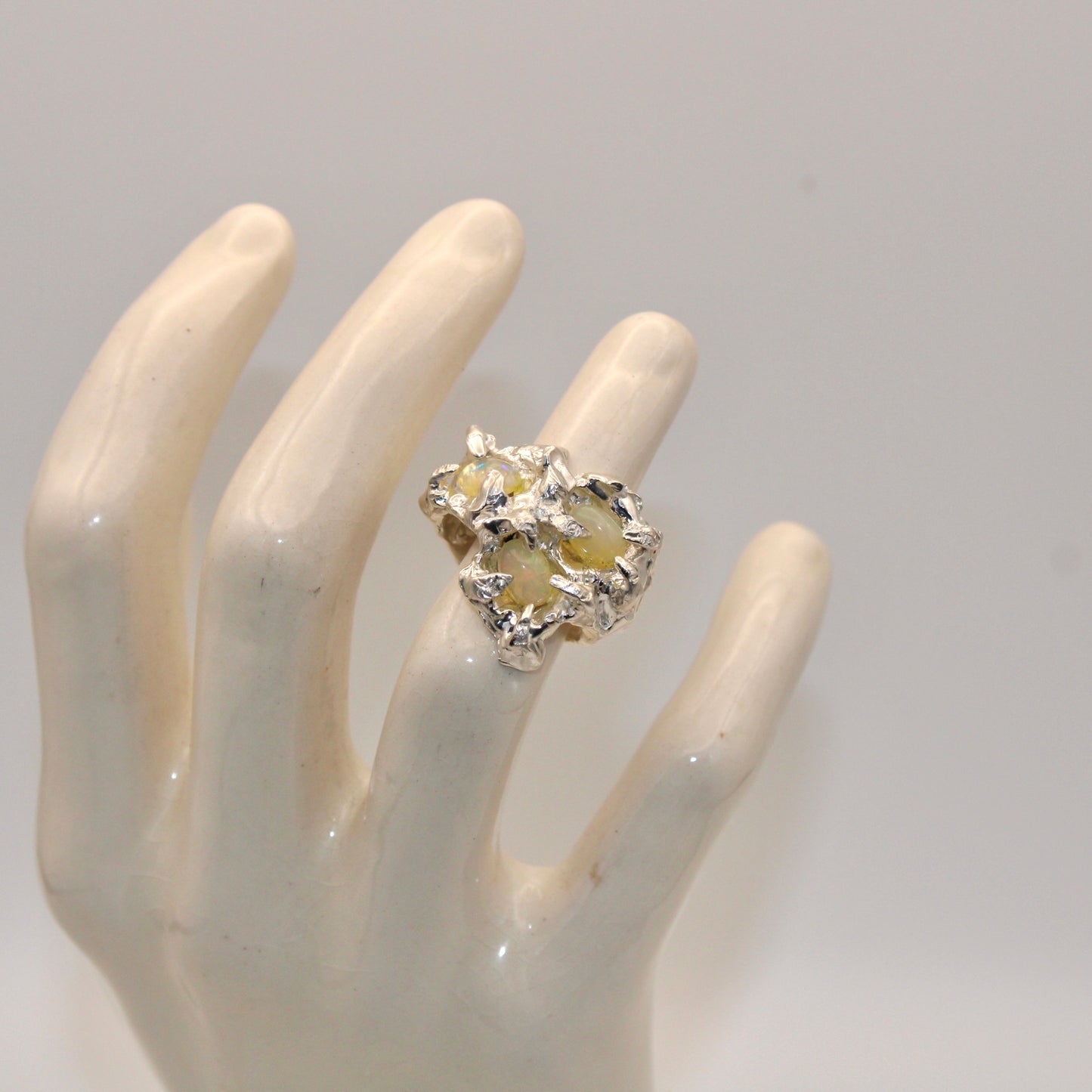 Desyot Ring