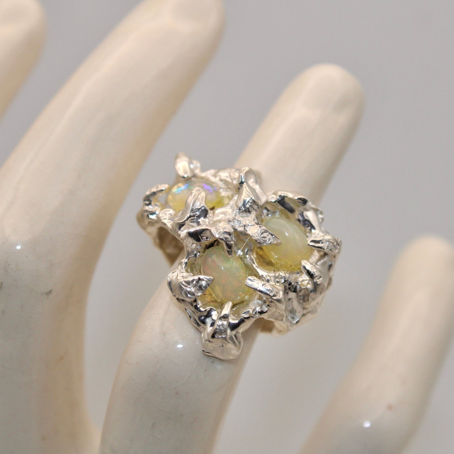 Desyot Ring